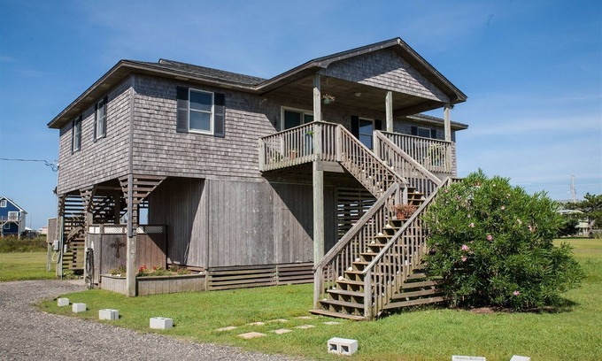 Hatteras Cottage | Discover Austin's Pointe: Beach Walks & Scenic Views Await