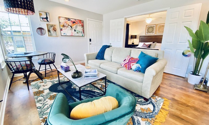 Allandale Condo | Austin Extended Stay: Pet-Friendly Near All the Action