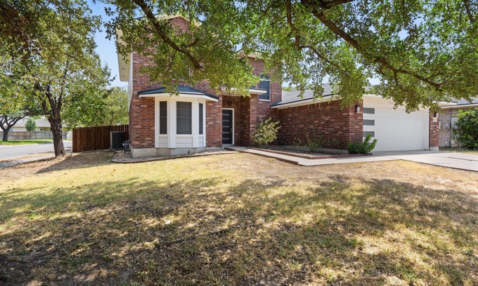 Round Rock House | Convenient Austin UrbanScape Near Kalahari Water Park!