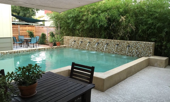 Holly House | AustinPoolHouse Downtown - Industrial Chic + Pool, Game Room. Walk to food & BBQ
