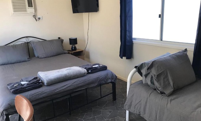 Winton Hotel | Pet-Friendly Australian Hotel Winton Cabins with Breakfast