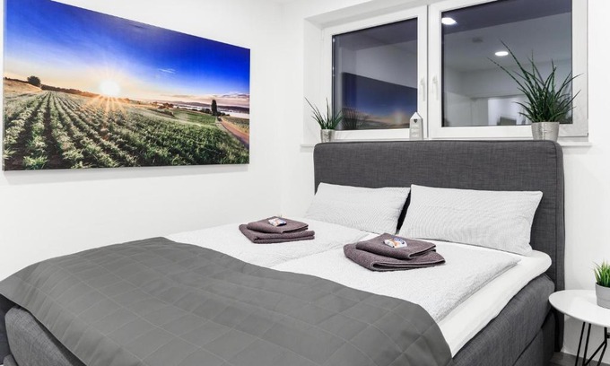 Fischbach Apartment | Spacious Auszeit Apartment WESTEND with Ocean View & Parking