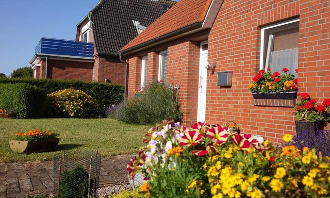 Suederhafen House | Family-Friendly Auszeit II by the Dike on Nordstrand