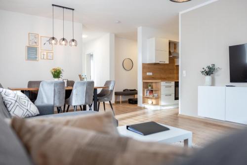Frittlingen Apartment | Stylish Comfort for 6 in a Brand-New Building!