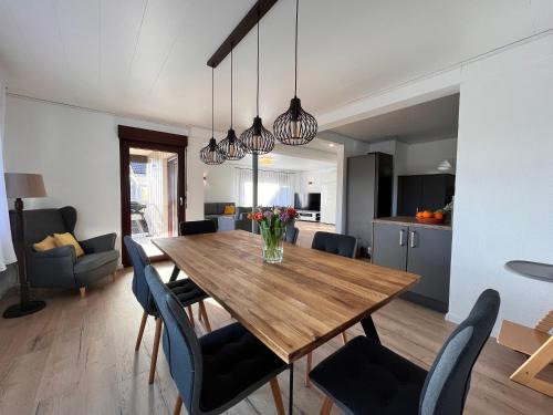 Neuweiler Apartment | Experience Auszeit im Gartenweg: Pet Friendly & Ocean View