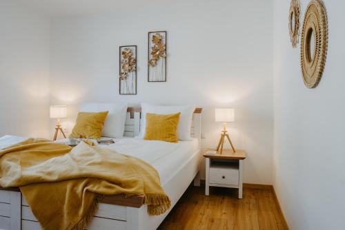 Morbisch am See Apartment | Cozy AusZeit Neusiedlersee with Oceanfront Views & Family Fun