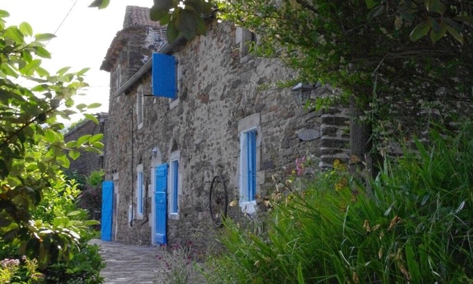 Le Frontal Cottage | Historic 19th Century House with Pool & Pet Friendly Appeal