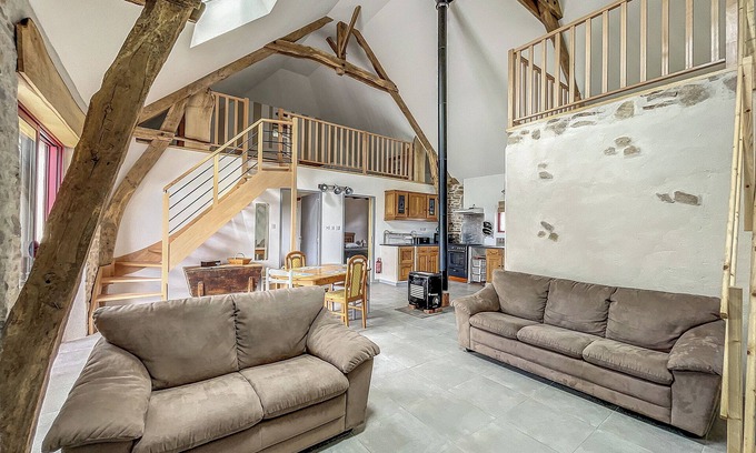Beynat Cottage | Authentic Cottage, Peaceful with Private Terrace, Private Garden and Wi-Fi