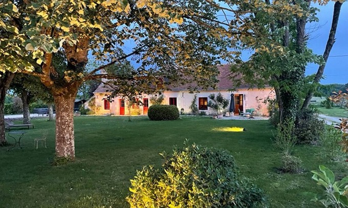 Saint-Martin-le-Beau House | Idyllic Country House with Pool and Ocean Views Await