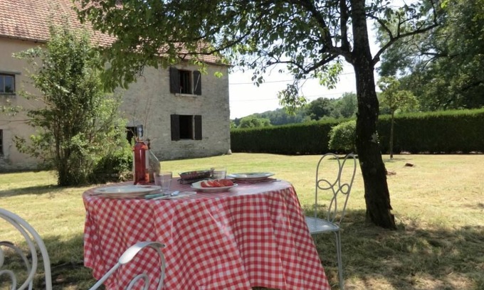 Courtetain-et-Salans Cottage | Comtoise Farmhouse Retreat with Pool and Lake View