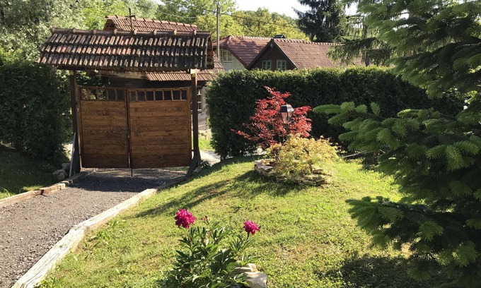 Marija Bistrica Cottage | Serene Escape: Authentic House in Peaceful Village Retreat