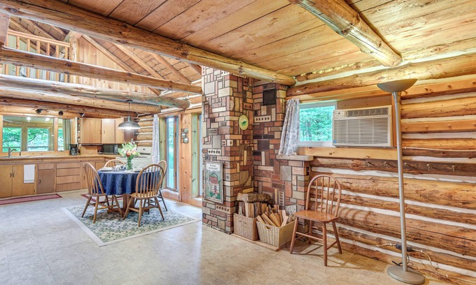 Glidden Cottage | Authentic Log Cabin w/Private Pond in Glidden