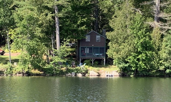 Fayette Cabin | Idyllic Maine Cabin Retreat on Echo Lake with Ocean Views