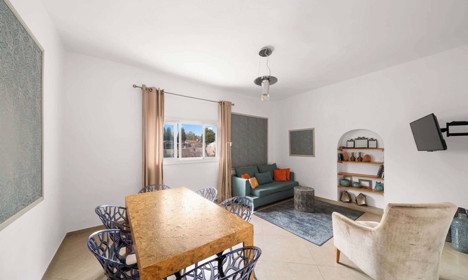 Mahane Israel Apartment | Quaint 3-Bedroom Retreat in Mamilla with Free Parking