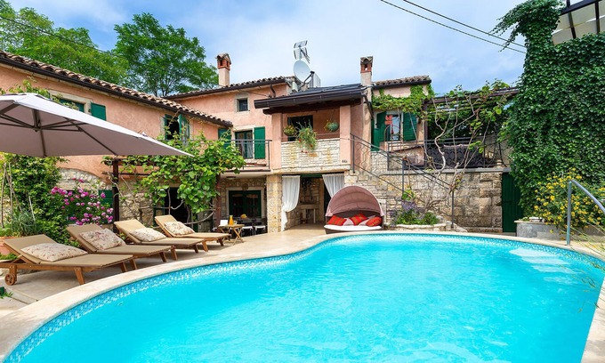 Debeljuhi Cabin | Authentic stone holiday house with private pool and very nice location in Istria