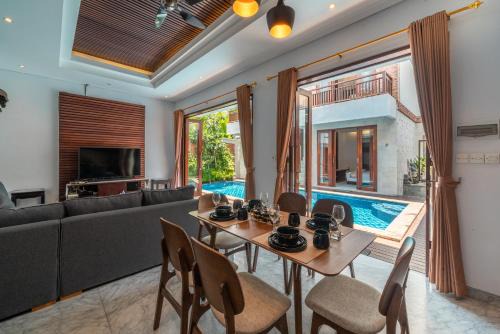 Padonan Villa | Enchanting Temple & Garden: 5BR Villa with Pool Access