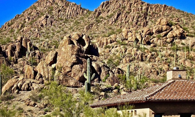 Drexel Heights House | Experience Authentic Tucson: Mud Adobe Casita in Nature