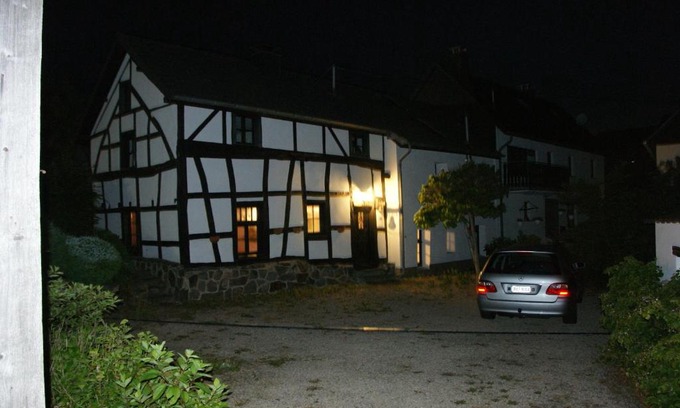 Hellenthal House | Discover Authentiek Eifelhuis: Family-Friendly Retreat