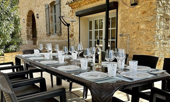 Carces Villa | Authentique Bastide Provençale: Relax by the Vineyards