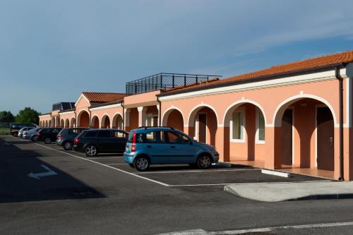 Arino Hotel | Pet-Friendly Autohotel Venezia with Family-Friendly Amenities