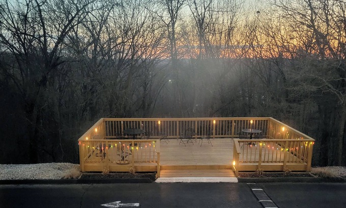 Branson Hotel | Relax at Autumn Creek Branson: Top-Rated Pool & Spa