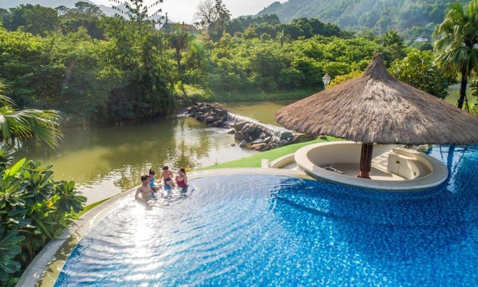 Thach That Villa | Relax at Autumn Flower Villa Thạch Thất - Family-Friendly Stay