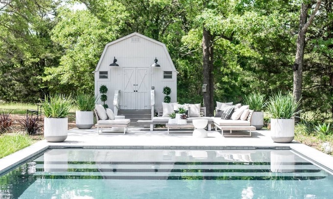 Round Top House | Oak View Main House: Perfect Summer Escape with Pool