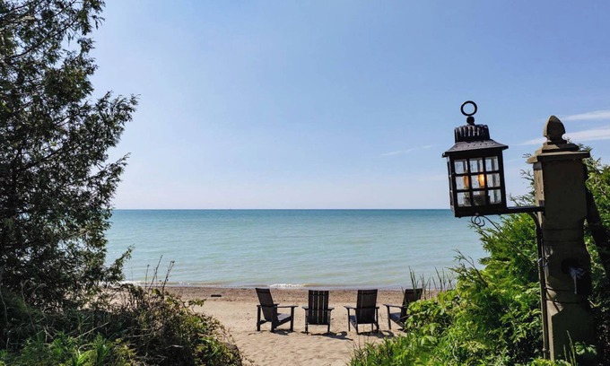 Huron-Kinloss Cottage | Huron Shores: Family Beach Getaway with Stunning Views