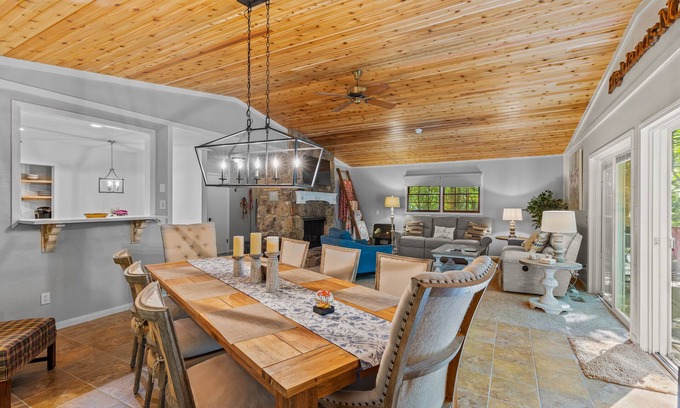 Highlands Hills House | Experience Autumn Ridge: Secluded Retreat with Lake Views