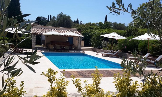 Saint-Jacques House | Experience Oceanfront Bliss at Aux Charmes de Grasse