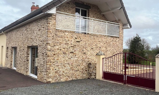 Millieres House | Escape to Aux Charmes de la Campagne with Hot Tub Bliss