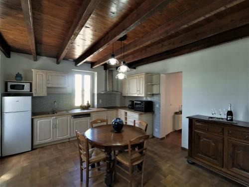 Blars House | Pet-Friendly Retreat at Aux Gites de Joséphine - 10/10 Score