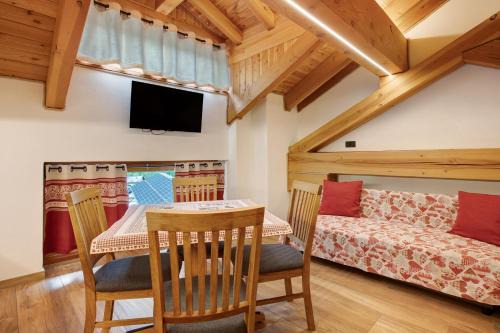 Cerisey Apartment | Pet-Friendly Retreat at Aux Pieds du Malatra - 9.6 Rating