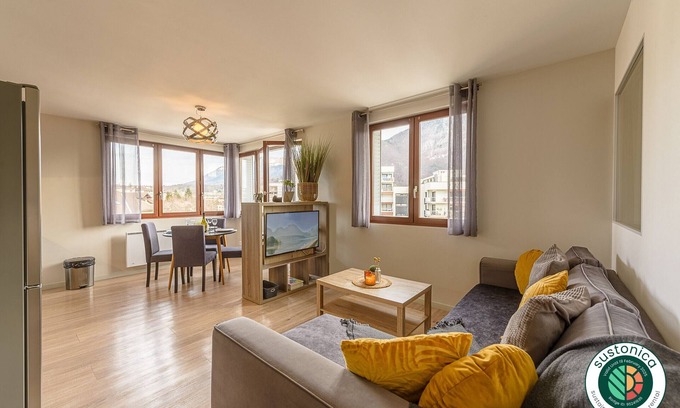 Annecy Apartment | Experience Oceanfront Comfort at Aux Portes de l'Imperial