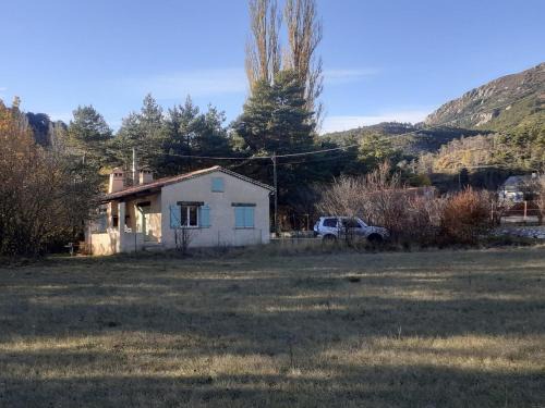 Peyroules House | Discover Aux Portes Des Gorges Du Verdon for Families & Pets