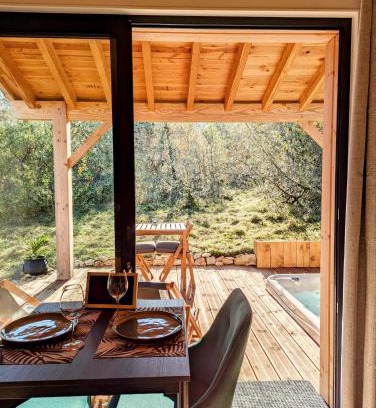 Mercues Apartment | Relaxing Getaway at Aux Trois Chênes Lodge Spa