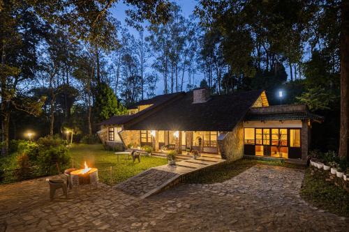 Udumbanchola Hotel | Experience Avadale Munnar with Pool & Family-Friendly Amenities