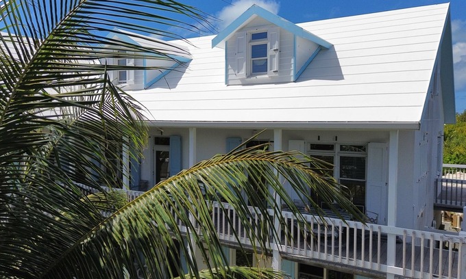 Man O War Cay Apartment | Escape to Man O War Cay: Dock, Pool & Family-Friendly Fun
