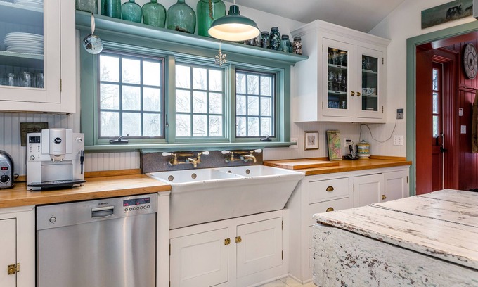 New Preston House | Inviting Country Retreat: Gracious Home in Washington, CT