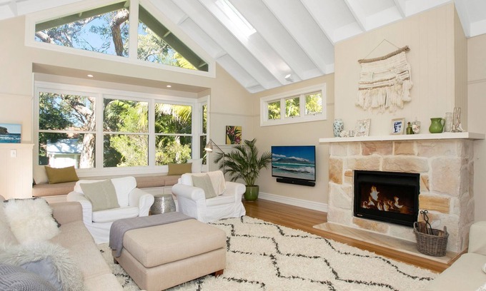 Avalon Beach House | Relaxing Avalon Dream Beach House with Private Pool & Kitchen