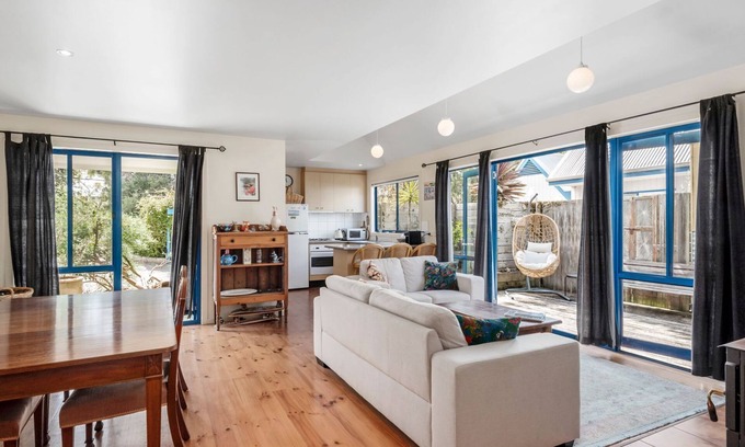 Point Lonsdale House | Ideal Oceanfront Retreat at Avalon - Point Lonsdale