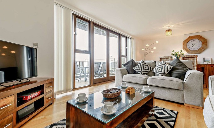 Praa Sands Apartment | Family-Friendly Avalon Apartment near Praa Sands Beach