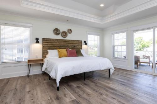 Northeast Virginia Beach Hotel | Top-Rated Avamere 206 Inn at Old Beach with Hot Tub Access