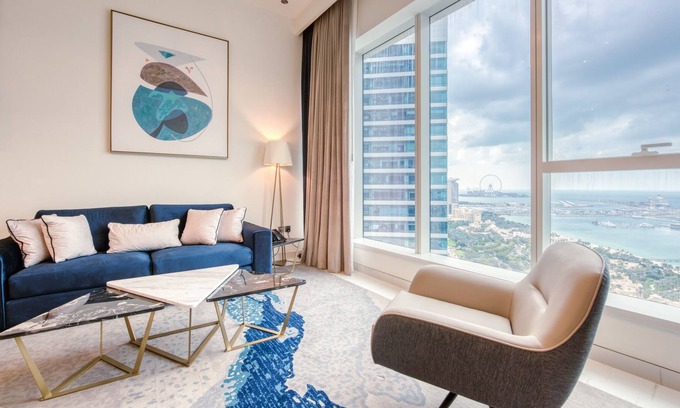 Dubai Media City Apartment | Avani Palm View 2 bed 3 bath | Infinity Pool