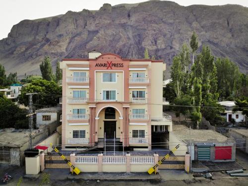 Skardu Hotel | Outstanding Avari Xpress Skardu: 4-Star Family Getaway