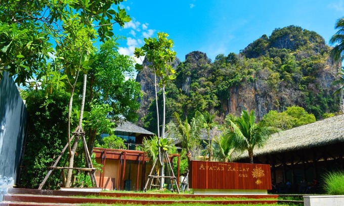 Krabi Resort | Discover Avatar Railay: Poolside Retreat with Breakfast