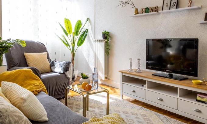 Baranain Apartment | Family-Friendly Stay at Avda Pamplona Hospitales Universidad