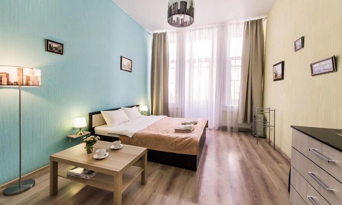 Tsentralny Hotel | Budget-Friendly Stay at Ave Peter - Guest Rated 9/10