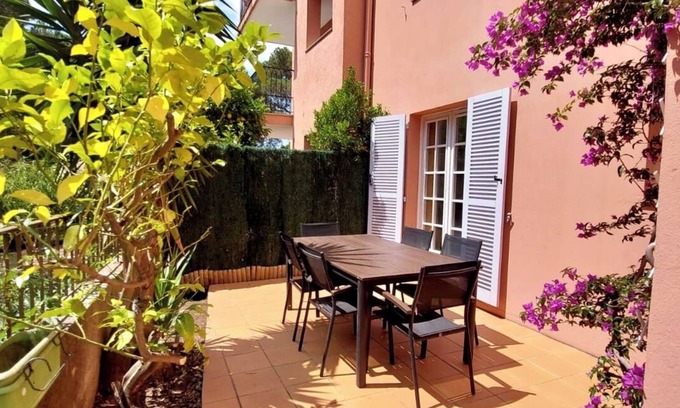 Mougins Apartment | Family-Friendly Retreat with Pool & Ocean Views, Pets Welcome
