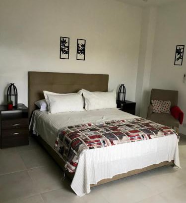 San Nicolas de los Arroyos Apartment | Convenient Avenida 2 Apartment with Breakfast & Pet-Friendly